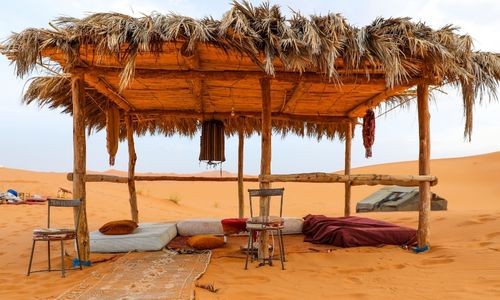 abri dans le désert de Merzouga